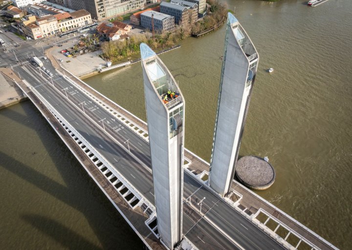 Photo vue de drone du pont Chaban Delmas