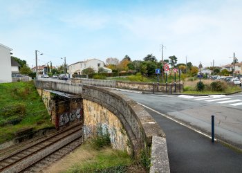 Visuel de l'ensemble du pont de la rue Jude à Caudéran