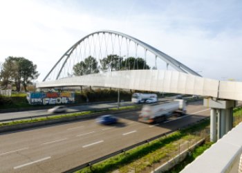 Vue de la passerelle de l'A63 et des voies de l'A63