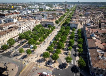 Vue drone de la place Stalingrad et de l'avenue Thiers en direction de Cenon
