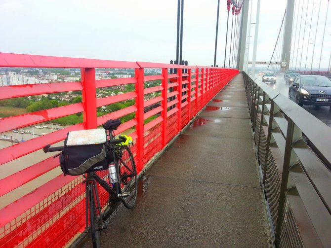 Vue de la piste cyclable du pont d'Aquitaine, sens Paris/Bordeaux 