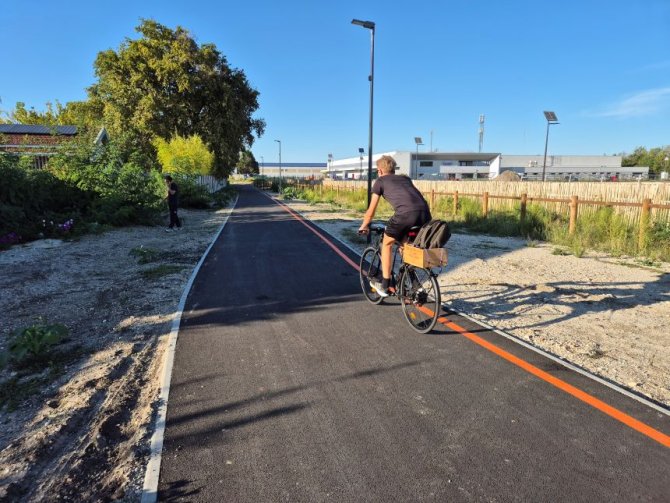 Vue de la piste cyclable du ReVE3